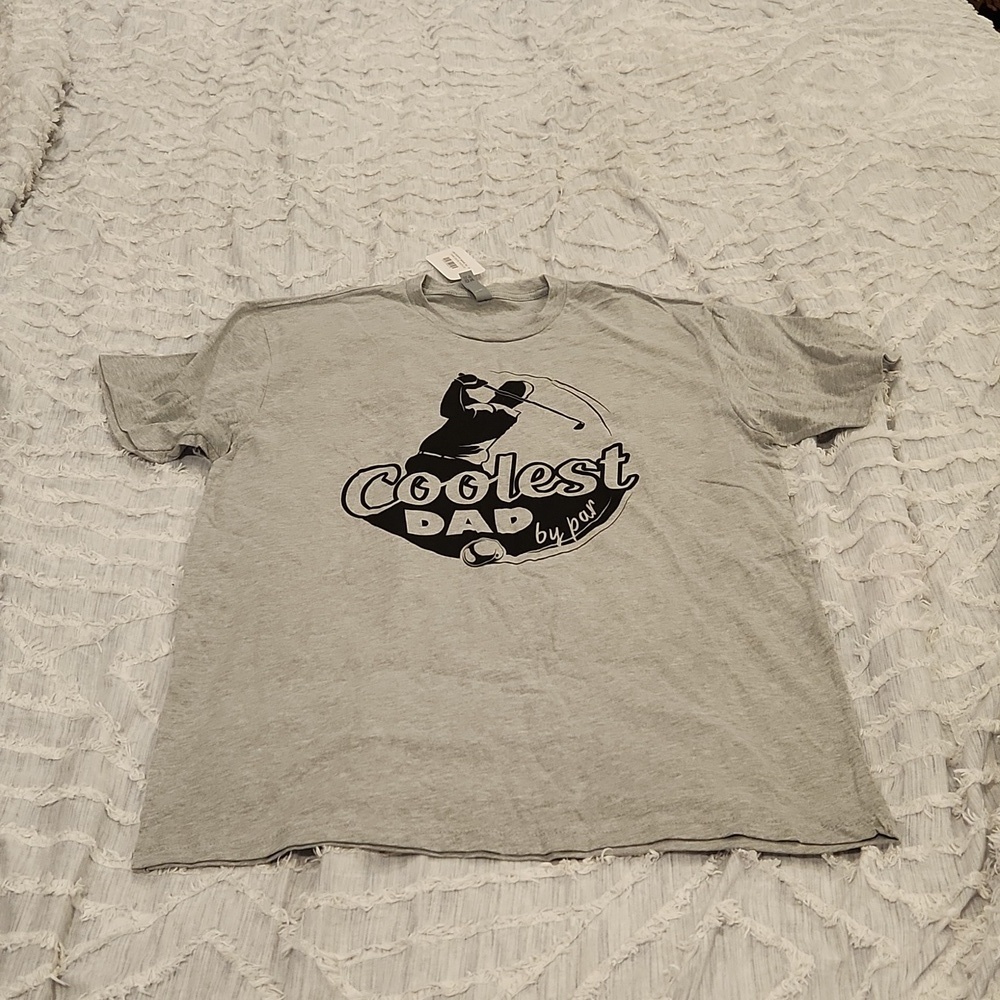Next Level apparel "coolest dad by par" tee size L, new with tags!